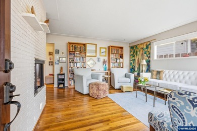 Charming home in desirable Bush Park neighborhood. Hardwood