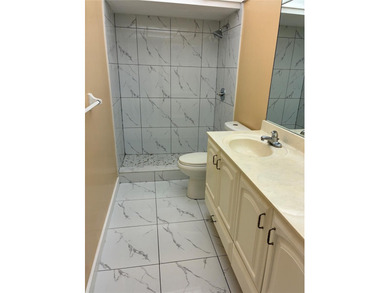 Condo in gated complex east of Dixie. updated , tile, open - photo 9