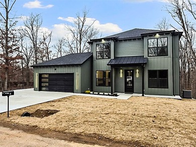 Discover a new standard of living at 18 Dunstable DR, Bella - photo 2