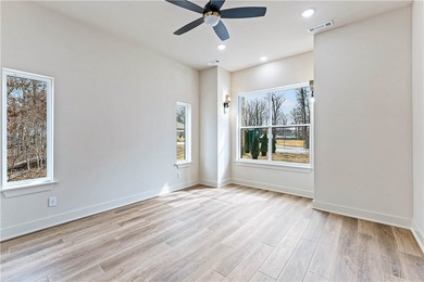 Discover a new standard of living at 18 Dunstable DR, Bella - photo 10