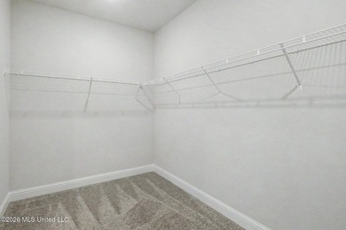 Adorable 4-bedroom home conveniently located near shopping - photo 12