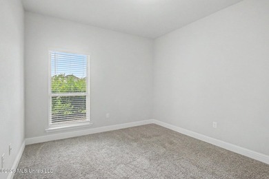 Adorable 4-bedroom home conveniently located near shopping - photo 14