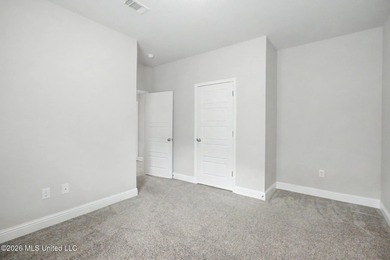 Adorable 4-bedroom home conveniently located near shopping - photo 18