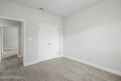 Adorable 4-bedroom home conveniently located near shopping - photo 20