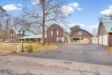 Beautiful multi-family home on 1.5 acres in Springville, TN! - photo 1