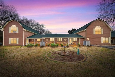 Beautiful multi-family home on 1.5 acres in Springville, TN! - photo 2
