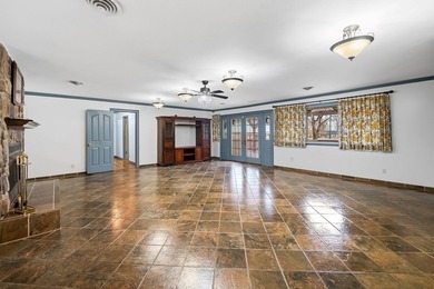 Beautiful multi-family home on 1.5 acres in Springville, TN! - photo 9