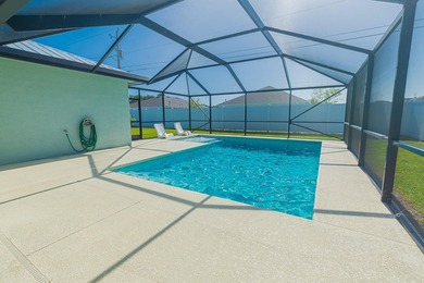 Spacious & beautifully upgraded, this 5-bedroom + den, 3-bath - photo 33
