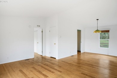 Beautifully updated 3BD/2BA home in desirable Creekside Pines! - photo 11