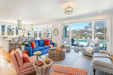 Custom crafted oceanside estate perfectly sited on a tranquil - photo 12