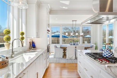 Custom crafted oceanside estate perfectly sited on a tranquil - photo 16