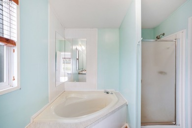 Beautifully updated 3BD/2BA home in desirable Creekside Pines! - photo 17