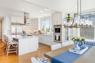 Custom crafted oceanside estate perfectly sited on a tranquil - photo 17