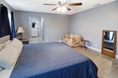 Welcome to this beautiful four-bedroom, two-bathroom single - photo 18