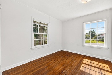 Updated & Move-In Ready! This remodeled 3-bedroom, 1.5-bath home - photo 20