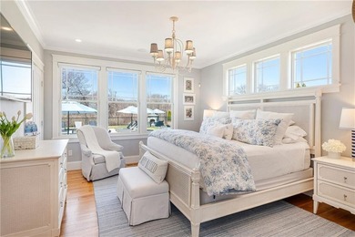 Custom crafted oceanside estate perfectly sited on a tranquil - photo 25