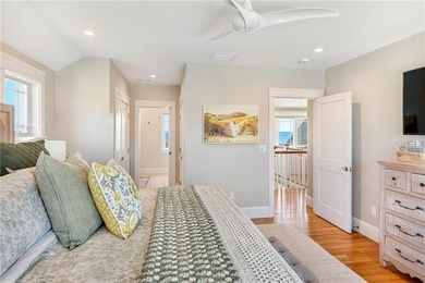 Custom crafted oceanside estate perfectly sited on a tranquil - photo 34