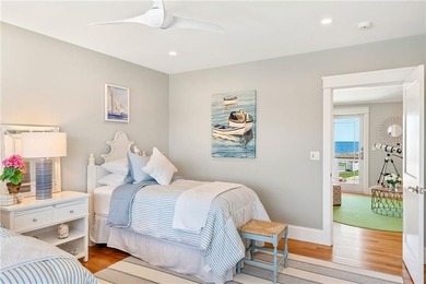 Custom crafted oceanside estate perfectly sited on a tranquil - photo 39