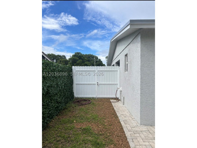Beautifully renovated 3-bedroom home with contemporary upgrades - photo 5