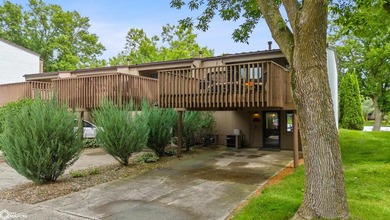Beautifully updated 2-bedroom, 3-bath two-story end-unit condo - photo 4