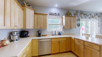 Tucked away on 6.5 beautiful acres, this one-owner traditional - photo 8