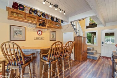 Beautifully updated 2-bedroom, 3-bath two-story end-unit condo - photo 10