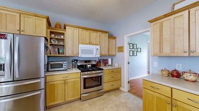 Tucked away on 6.5 beautiful acres, this one-owner traditional - photo 10
