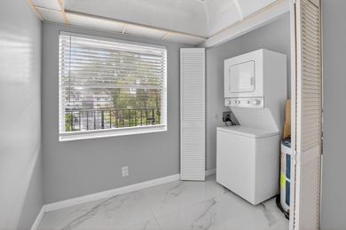 Welcome to this beautifully maintained 2-bedroom, 2-bathroom - photo 10