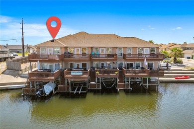 Experience life on the water in this fully furnished 3-bedroom - photo 39