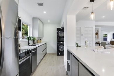 Stunning fully remodeled single-family home offering over 2,257 - photo 7