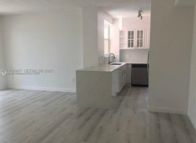 Beautifully remodeled 2BD/2BA in the heart of Brickell Ave. This - photo 3