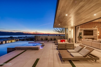Excellent craftsmanship and breathtaking views await you at this - photo 4