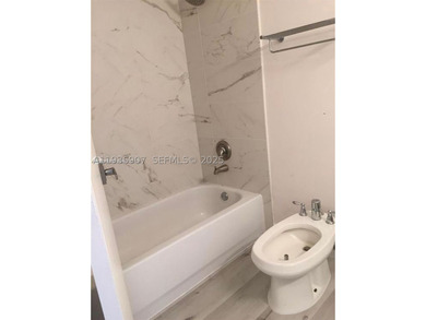 Beautifully remodeled 2BD/2BA in the heart of Brickell Ave. This - photo 5