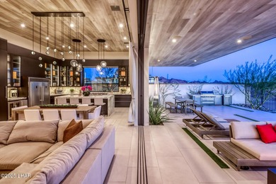 Excellent craftsmanship and breathtaking views await you at this - photo 6