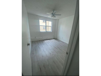 Beautifully remodeled 2BD/2BA in the heart of Brickell Ave. This - photo 10