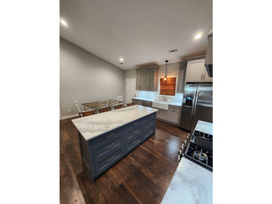 Beautifully designed 3 bed, 2 bath home in a sought-after lake - photo 8