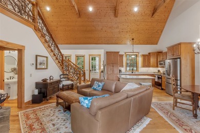 Hummingbird Haven is a welcoming four-bedroom - photo 33