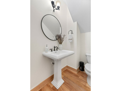 Hummingbird Haven is a welcoming four-bedroom - photo 46