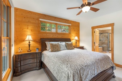 Hummingbird Haven is a welcoming four-bedroom - photo 49