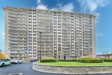 (private lake, pond, coastal) Home For Sale in Bayside New York