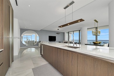 Seller motivated, Turnkey residence, South East corner on the - photo 5