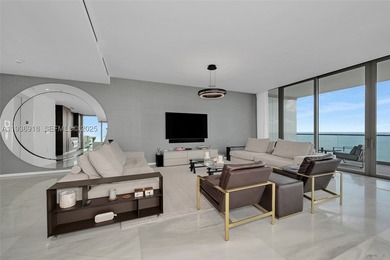 Seller motivated, Turnkey residence, South East corner on the - photo 7