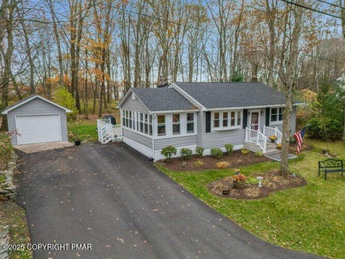 Pocono Summit Lake Home For Sale in Pocono Summit Pennsylvania