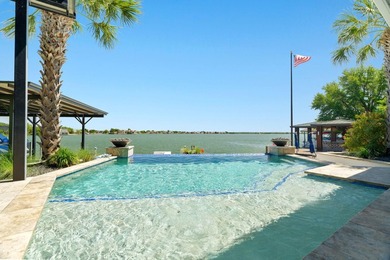 Modern Waterfront Luxury in the Heart of Horseshoe Bay - photo 16