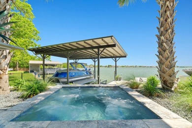Modern Waterfront Luxury in the Heart of Horseshoe Bay - photo 17
