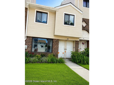 Welcome to 114 Redwood Loop, Staten Island, NY 10309. A - photo 18