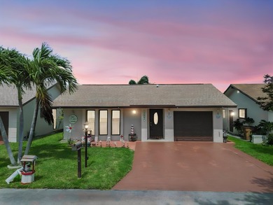Welcome to a beautiful 2-bedroom, 2-bath home in Deerfield - photo 1