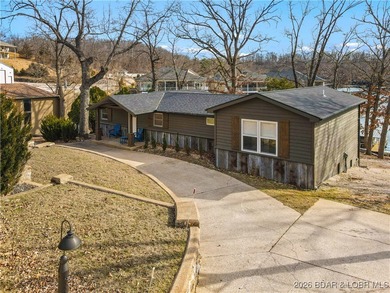 Fully renovated lake home in a prime Lake Ozark location at the - photo 45