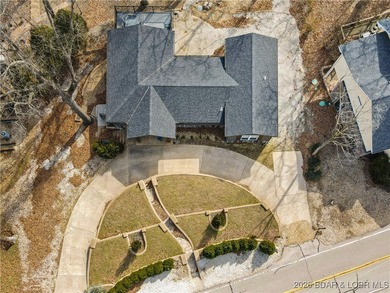 Fully renovated lake home in a prime Lake Ozark location at the - photo 52