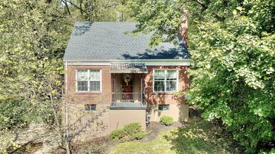 (private lake, pond, creek) Home Sale Pending in Fort Wright Kentucky